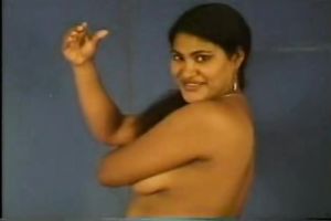 Hot Desi non-professional slut on the audition flashing her scoops