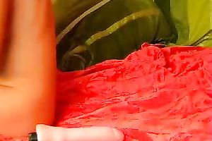 Slutty Czech webcam chick gaped her sweet arsehole with a sex toy