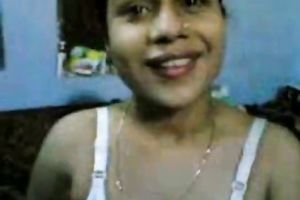 Playful and curvaceous Indian girl flashes her body exposed on webcam