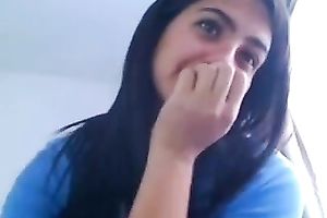 Stunning amateur Desi beauty showing snatch closeup