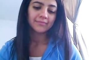 Stunning amateur Desi beauty showing snatch closeup