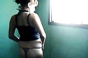 Chubby coed amateur wife exposes her body in underware in empty college room