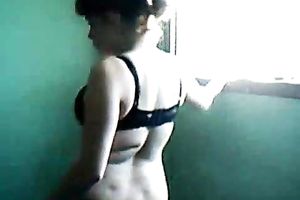 Chubby coed amateur wife exposes her body in underware in empty college room