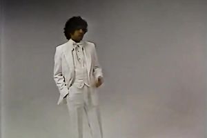 Dark-haired temptress receives her unshaved pussy expertly eaten out