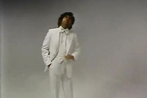 Dark-haired temptress receives her unshaved pussy expertly eaten out