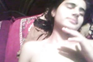 Horny guy jams mangos of his GF while fucking her missionary style