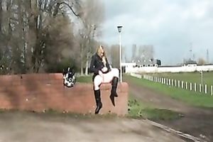 Oversexed golden-haired bitch rubs her fanny in the public