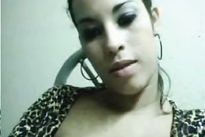 Amateur Latina sexpot was bragging of her mesmerizing cleavage on livecam