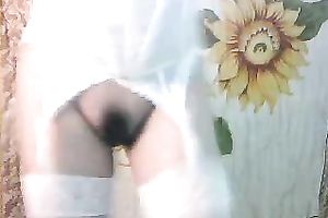 Horny wife on livecam demonstrating her hirsute snatch