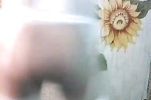 Horny wife on livecam demonstrating her hirsute snatch