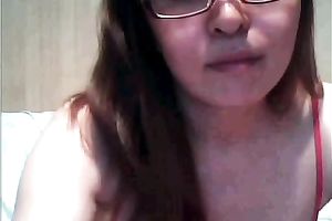 Delicious dark brown fairy rubs her hairless fur pie with dildo