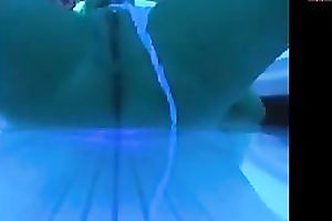 I like to masturbates after tanning my curves in solarium