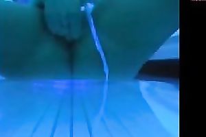 I like to masturbates after tanning my curves in solarium