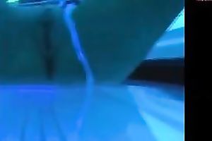 I like to masturbates after tanning my curves in solarium