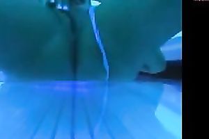 I like to masturbates after tanning my curves in solarium