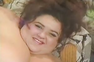 Extremely bulky big beautiful woman milf is in nature's garb flashing her twat