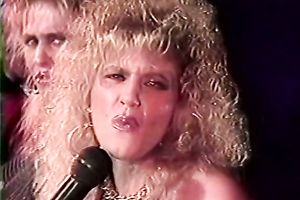 Fantastic light-haired babe demonstrates her stylish body