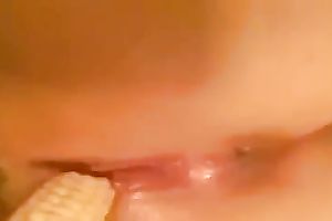 Perverted dilettante anon floozy used corn to pet her soaking vagina