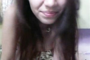 Young Latina livecam doxy shoves sharpie up her backdoor