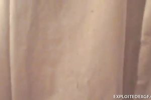 Mesmerizing non-professional white milf hottie in the shower room