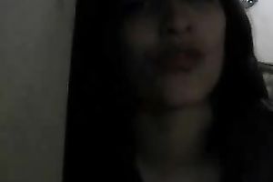 Outrageous non-professional Indian hottie flashes her gorgeous curves