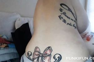 This nice-looking all natural cam model has whoppers and gazoo to have a fun