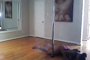 Mesmerizing and beautiful pole dancer showing her skills on livecam
