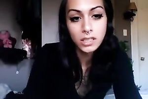 Slim ladyman with jet black hair just can't live without jerking off on cam