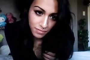 Slim ladyman with jet black hair just can't live without jerking off on cam