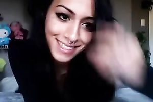 Slim ladyman with jet black hair just can't live without jerking off on cam