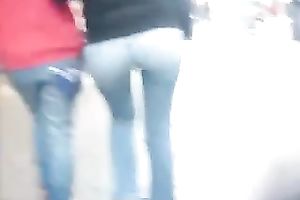 Her divine gazoo looks completely ideal in these jeans