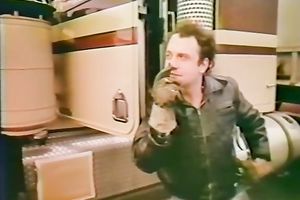 Horny playgirl just loved to engulf and ride her friend's big and chubby 10-Pounder