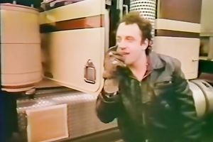 Horny playgirl just loved to engulf and ride her friend's big and chubby 10-Pounder