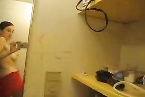 Young dilettante girlfriend films her hawt body in nature's garb in the bath