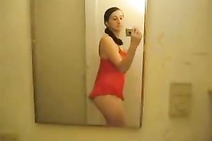 Young dilettante girlfriend films her hawt body in nature's garb in the bath