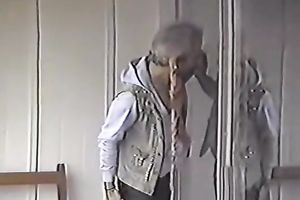 Busty babe loved to engulf her friend's overweight 10-Pounder in her bedroom