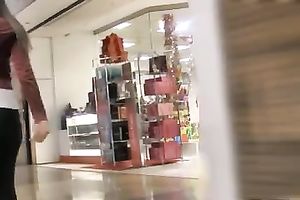 Admirable chick in tight leggings caught my attention