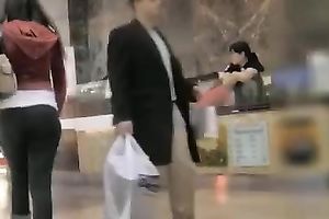 Admirable chick in tight leggings caught my attention