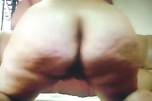 Wiggly chubby wazoo of a aged dilettante slutwife on web camera