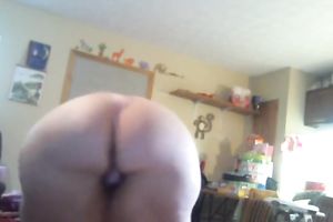 Chubby non-professional SSBBW livecam slut was flashing her large wazoo