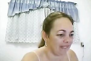 Full figured Latina cheating wife shows her her bloody pad