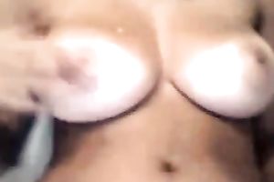 Juicy jugged sweetheart playing with perky nipps