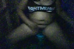 Webcam solo with a Filipina hussy toying her love tunnel