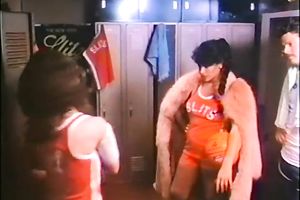 Sexy massage to this hawt and slutty mulatto playgirl