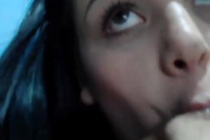 Super sexy dilettante babe stretching her wet crack lips with fingers