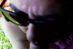 This doxy is not supermodel hawt but that babe knows her way around a shaft