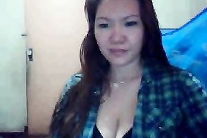 Flabby pantoons of a older dark brown Asian white lady on cam