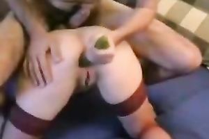 I love to nail my tractable chick's rectal hole with some vegetables