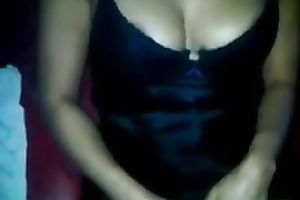 Here is one slut blowing my penis for a night in the club