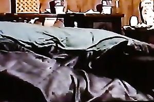 My hefty amateur wife enjoys fucking her pussy with her biggest dildo